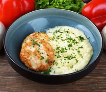 Котлеты куриные с картофельным пюре