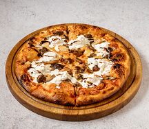 Грибная пицца с шампиньонами и соусом бешамель