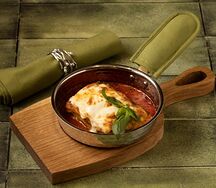 Лазанья с телятиной и соусом бешамель