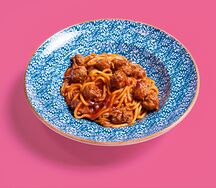 Лапша ло-мейн с говяжьими шариками в томатном соусе по-сычуаньски