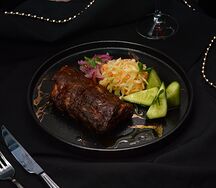 Ребра свиные BBQ с квашеной капустой 