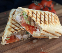 Шаурма с курицей и классическим соусом