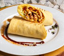 Буррито с курицей и ананасами