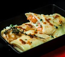 Блинчики с копченым лососем