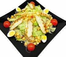 Салат Цезарь с курицей