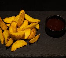 Картофель по-деревенски с BBQ