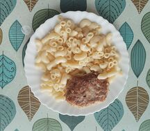 Котлета из домашнего фарша с макаронами или рисом