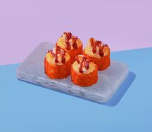 Запеченный ролл с тигровой креветкой 1/2