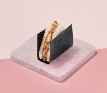 Онигири с курицей терияки