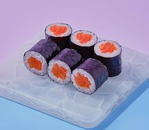Маки с лососем