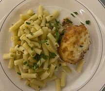 Треска, запеченная с луком и яйцом под сыром 