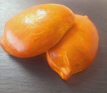 Пирожок с капустой и яйцом