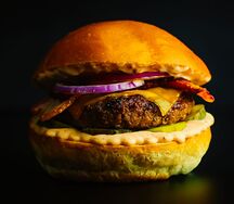 Чизбургер с Беконом