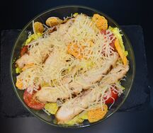 Салат цезарь с курицей
