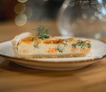 Киш с семгой и брокколи