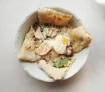 Салат Цезарь с индейкой
