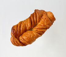 Вензель с карамелью