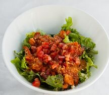 Салат с беконом и фасолью