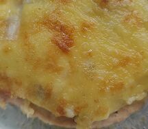 Отбивная куриная грудка под сырной шапкой