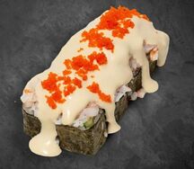 Сливочный с креветкой фирменный ролл