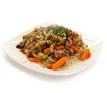 Рисовая лапша с овощами