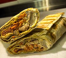 Шаурма в сырном лаваше с курицей