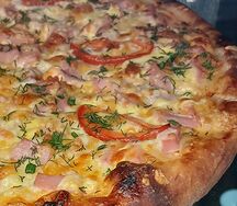 Пицца с ветчиной