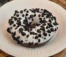 Донат с кусочками Шоколадного печенья