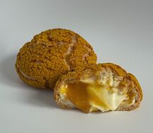 Профитроли Манго, персик и маракуйя