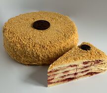 Наполеон домашний с клубникой