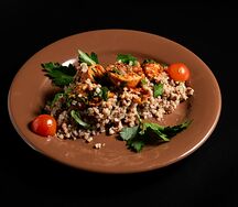 Гуляш из курицы с гречкой