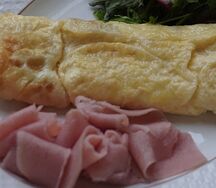 Омлет с ветчиной из индейки