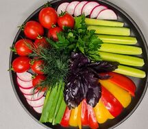 Ассорти из свежих овощей