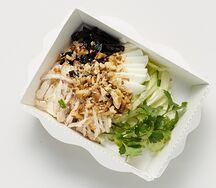 Салат Нежность с куриным филе, черносливом и грецким орехом