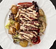 Пиканья, салатный микс, грибы, картофель