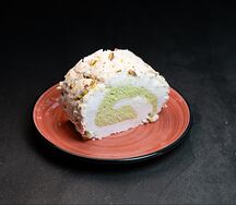Меренговый рулет с фисташкой