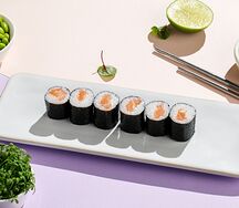 Маки-роллы с лососем 