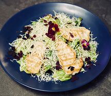 Цезарь с курицей