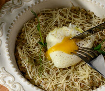 Гречка с пармезаном и яйцом пашот