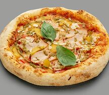 Пицца с персиком и курицей