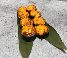 Маки спайси с лососем 