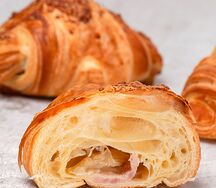 Круассан с ветчиной и сыром