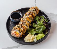 Горячий с суперсыром и лососем с манго 