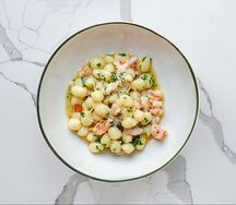 Ньокки с креветками и пармезаном