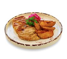 Стейк из свинины с картофелем по-деревенски