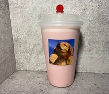 Клубничный молочный коктейль