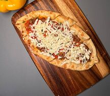 Пиде с говядиной и сыром