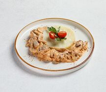 Свинина по-строгановски с картофельным пюре