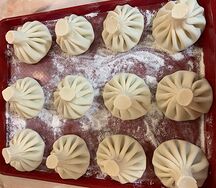 Хинкали ручной лепки со свининой и говядиной