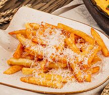 Картофель фри с пармезаном и трюфельным маслом